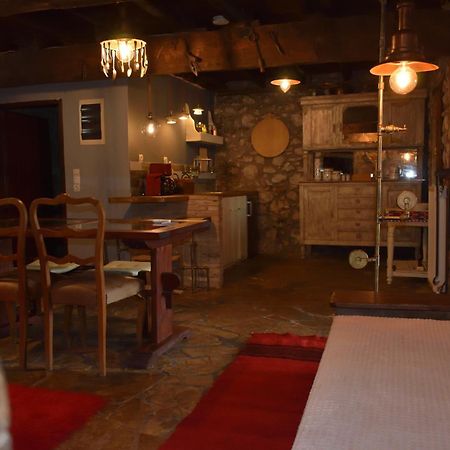 Villa Μικρή Πέτρινη Μεζονέτα 2 à Lílaia Extérieur photo