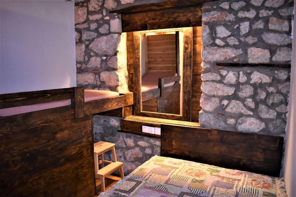 Villa Μικρή Πέτρινη Μεζονέτα 2 à Lílaia Extérieur photo