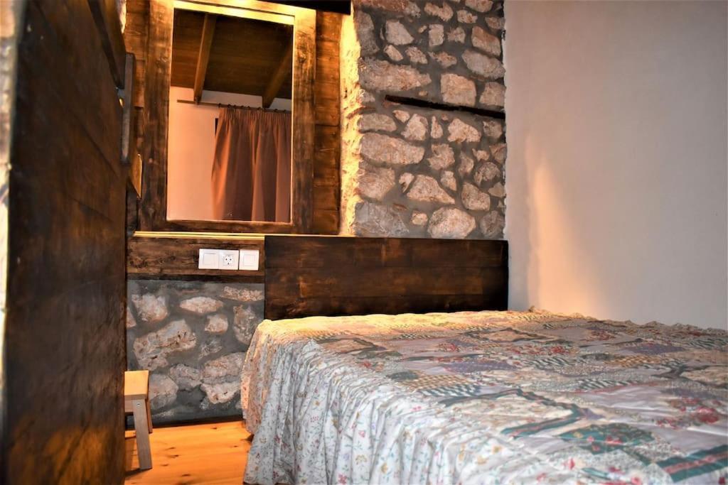 Villa Μικρή Πέτρινη Μεζονέτα 2 à Lílaia Extérieur photo