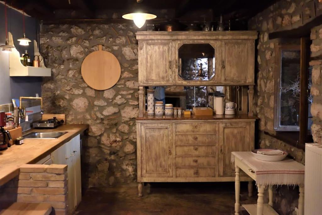 Villa Μικρή Πέτρινη Μεζονέτα 2 à Lílaia Extérieur photo