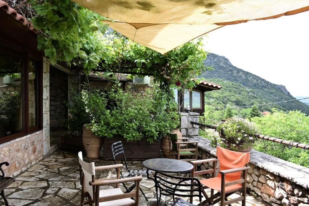 Villa Μικρή Πέτρινη Μεζονέτα 2 à Lílaia Extérieur photo