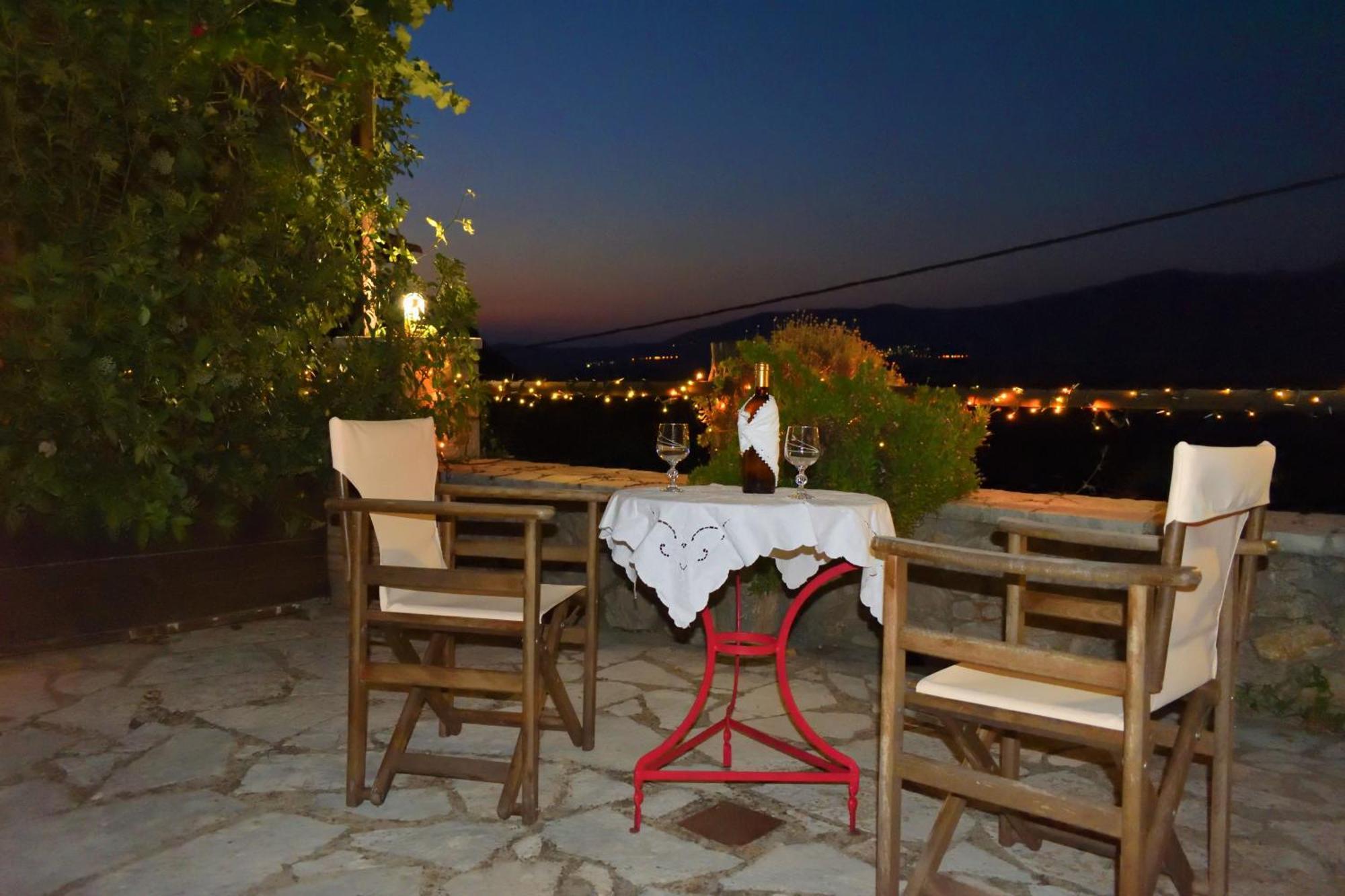 Villa Μικρή Πέτρινη Μεζονέτα 2 à Lílaia Extérieur photo
