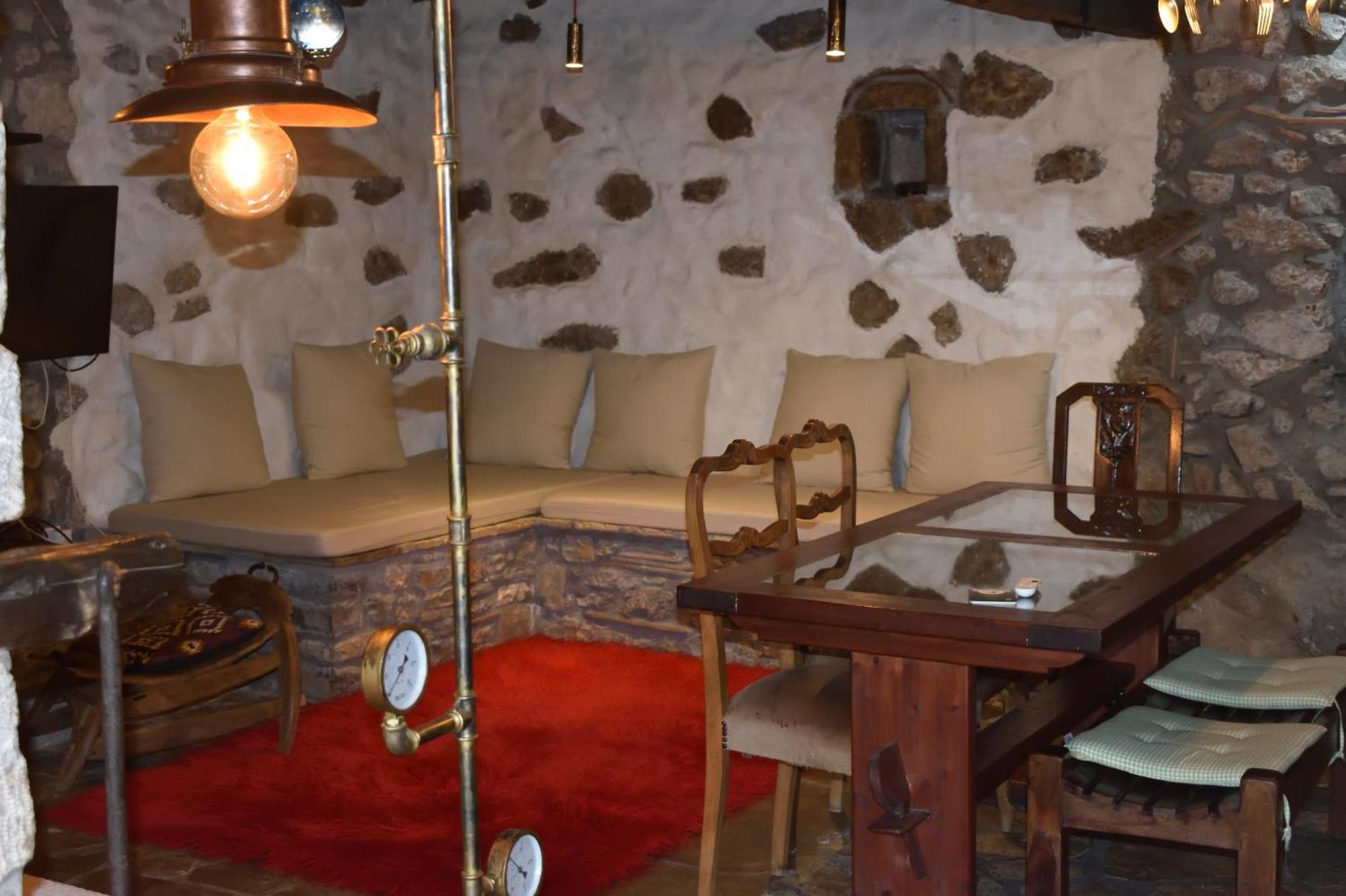Villa Μικρή Πέτρινη Μεζονέτα 2 à Lílaia Extérieur photo