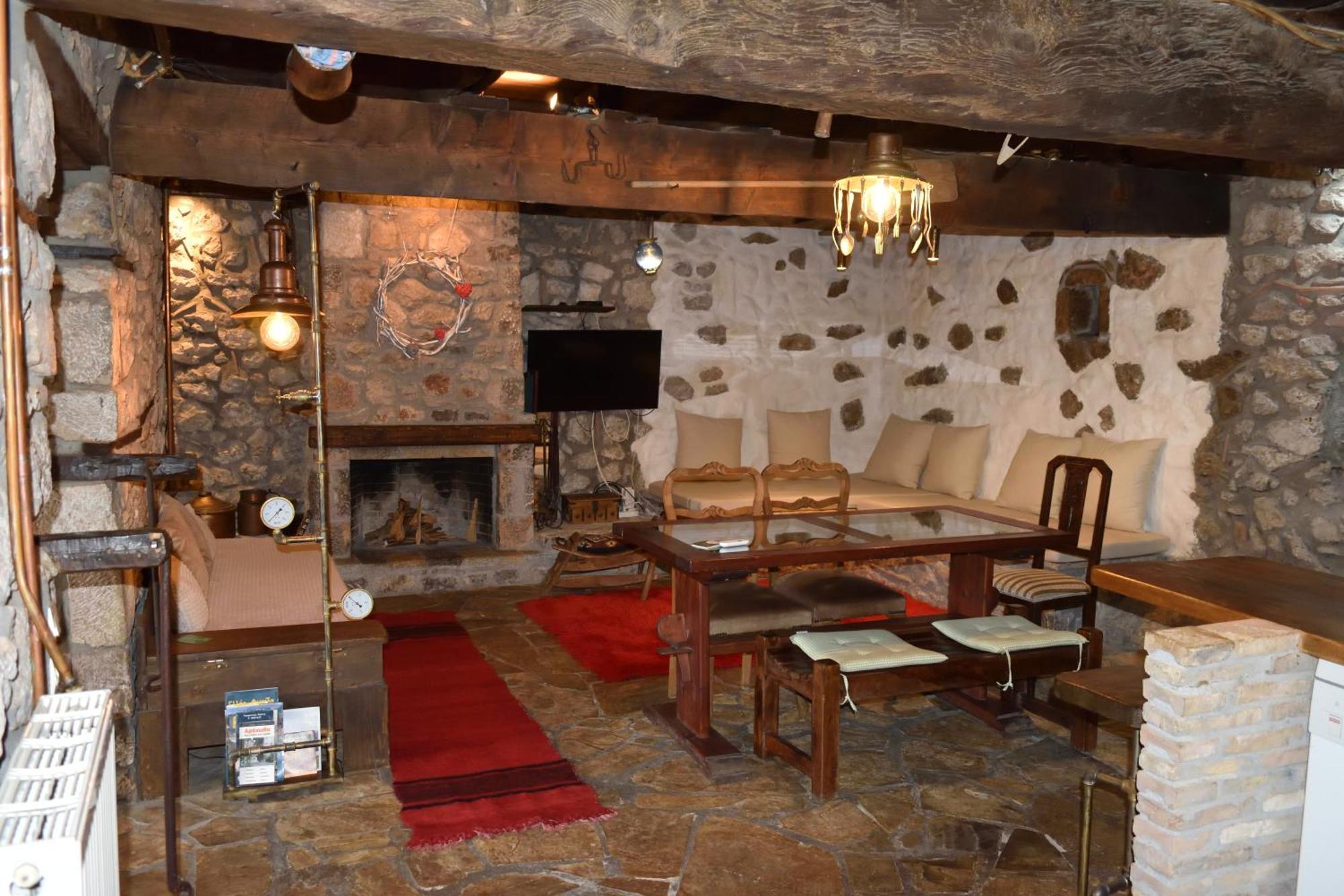 Villa Μικρή Πέτρινη Μεζονέτα 2 à Lílaia Extérieur photo