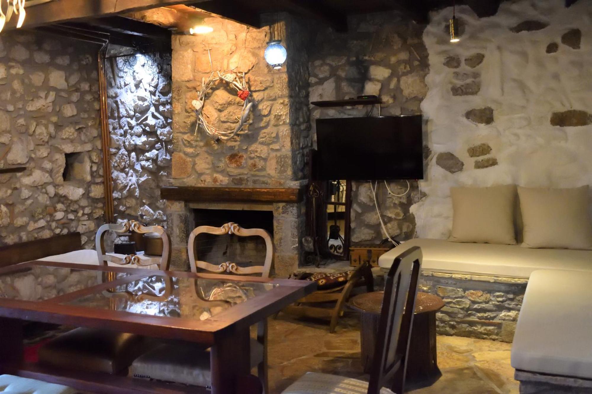 Villa Μικρή Πέτρινη Μεζονέτα 2 à Lílaia Extérieur photo